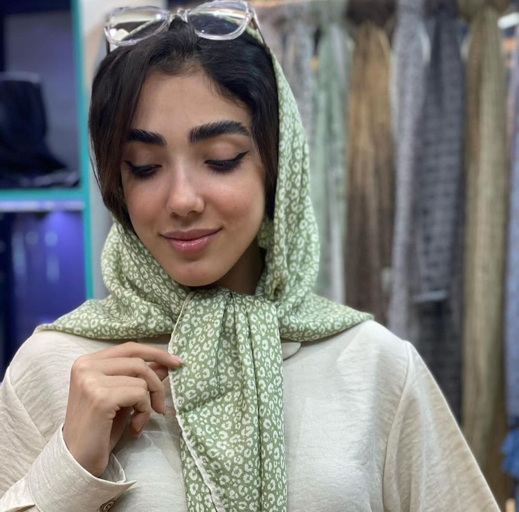 خرید روسری نخی مشکی طرحدار