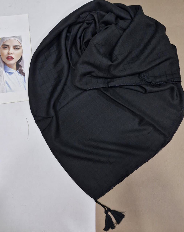 خرید اینترنتی روسری نخی مشکی رنگ بندی