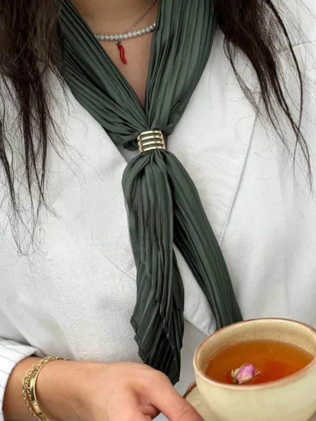 خرید دستمال گردنی پلیسه طوسی